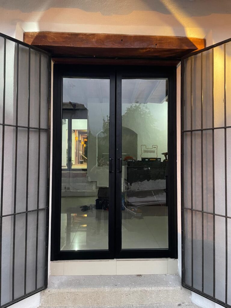 Puertas batientes línea pesada 1750