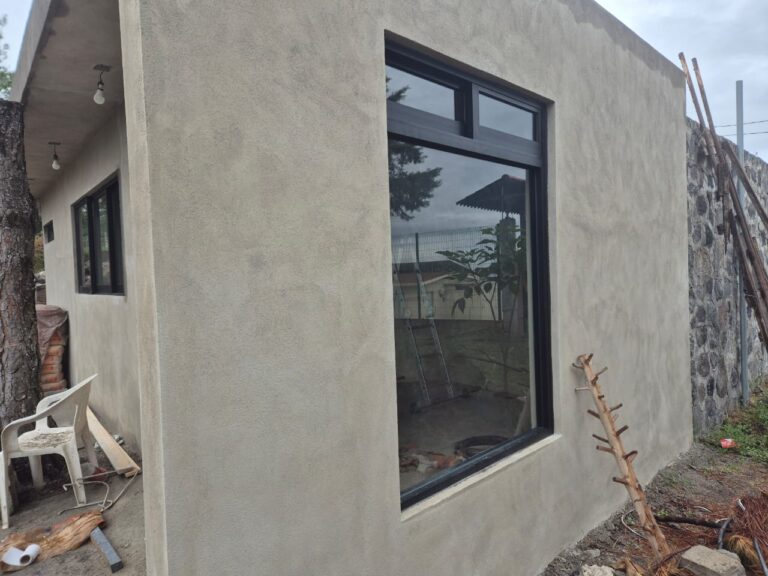 Ventana con fijo parte inferior y corrediza 2 hojas superior